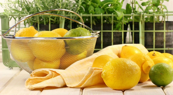 喝檸檬會長結石？ 警惕喝檸檬水的常見誤區
