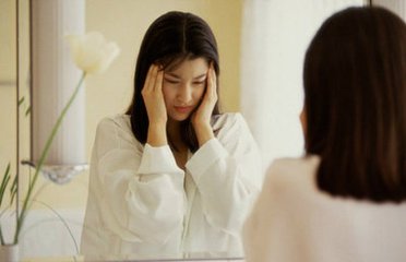 中風的頭痛有何不同？中風的11個征兆要牢記！