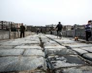 河南民間古建筑——宏濟橋位于河南省汝南縣城北，跨汝河，明代稱弘濟橋、博愛橋，清代稱迎恩橋，因靠近天中山又稱天中橋，現在以方位稱北關大橋。歷經400余年，安然挺立，為豫南地區著名的古橋梁。（圖/文野貓）