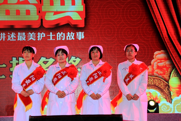 節日鮮花送給“最美護士”