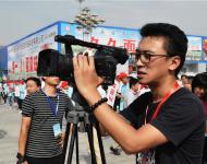 駐馬店廣播電視臺記者在開幕式現場