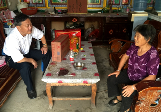 市衛計委到上蔡縣李斯樓進行“中秋節慰問”