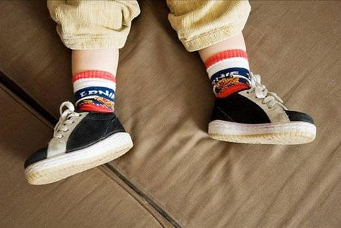 給孩子買鞋陷入這些誤區會得病！