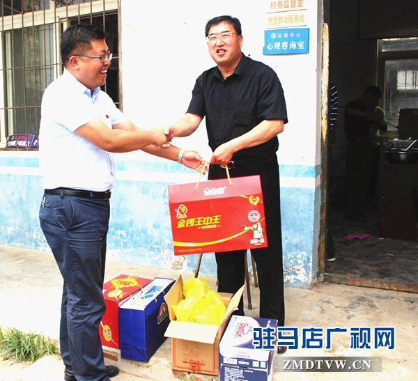 汝南縣“伏天”給扶貧第一書記送“清涼”