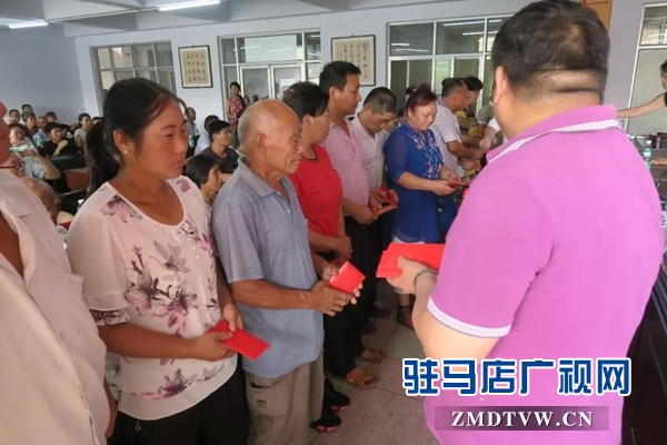 泌陽縣慈善總會發放2018年大病社會救助善款336000元