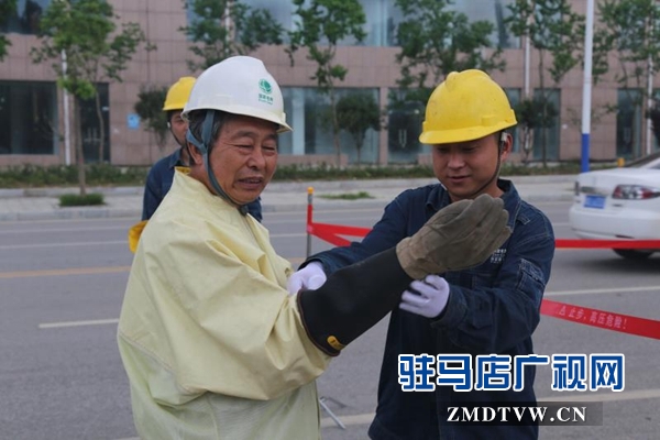 泌陽縣邀請媒體走進電網看供電保障