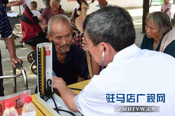 省榮軍醫院到泌陽義診