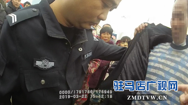 抱住大腿，你往哪兒逃!