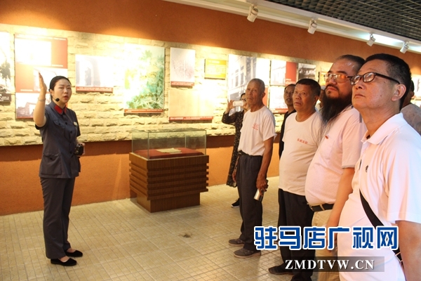 汝南縣十里鋪社區開展緬懷先烈重溫紅色經典活動