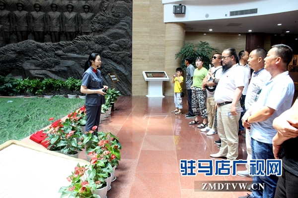 汝南縣十里鋪社區開展緬懷先烈重溫紅色經典活動