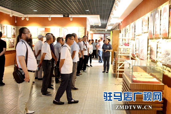 汝南縣十里鋪社區開展緬懷先烈重溫紅色經典活動