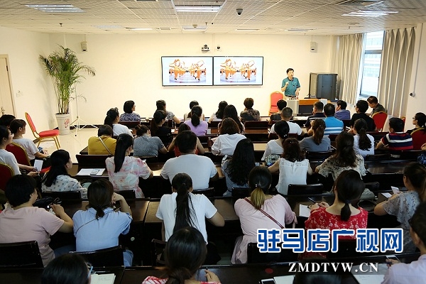 駐馬店市中心醫院舉辦2019年度通訊員攝影培訓班