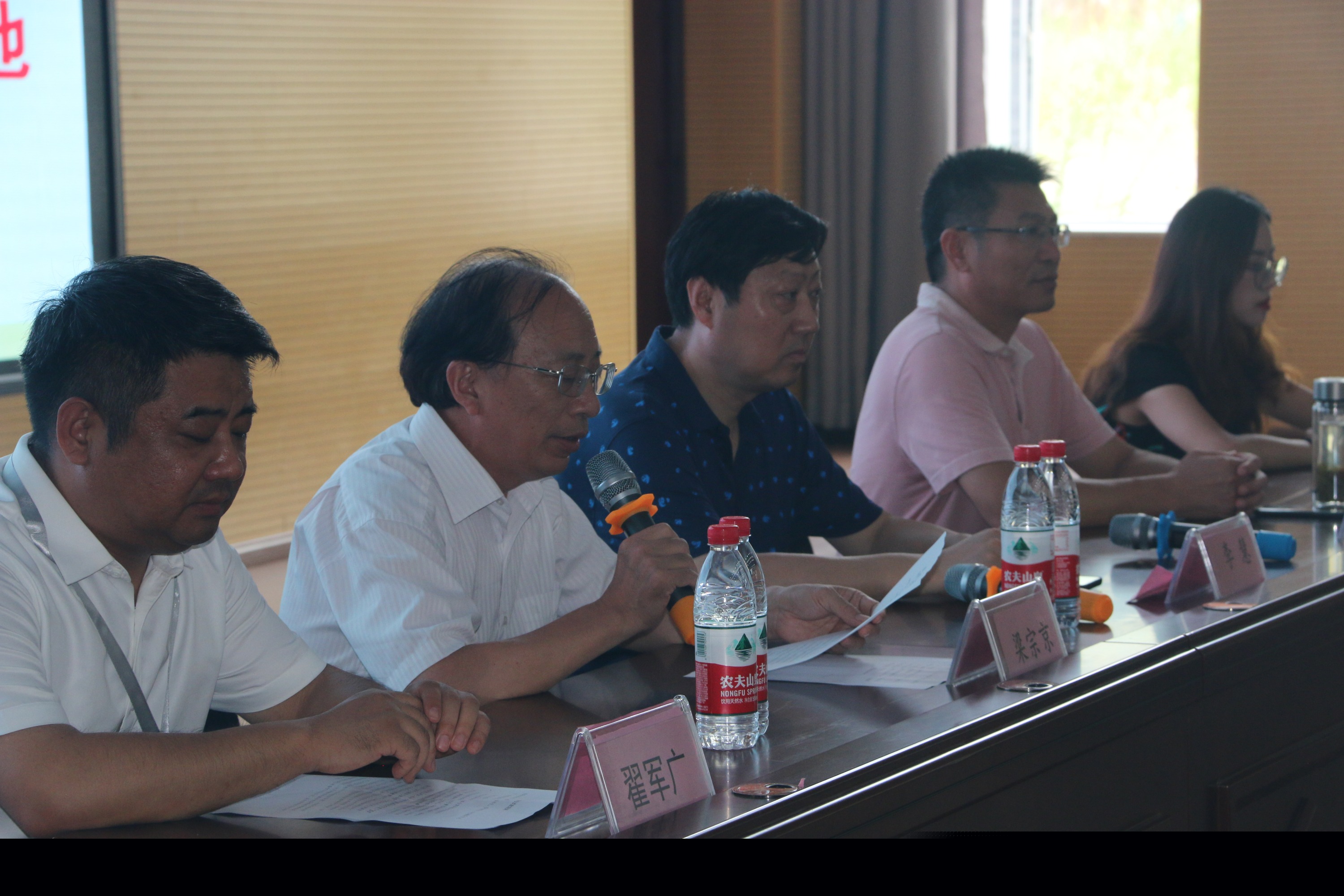 駐馬店市第二初級中學優(yōu)秀學子暑期研學社會實踐活動開營儀式正式啟動