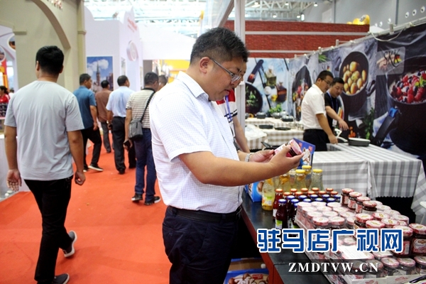 汝南縣古塔街道組織村干部到盛會“開眼界”