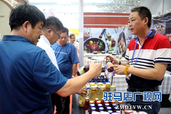 汝南縣古塔街道組織村干部到盛會“開眼界”