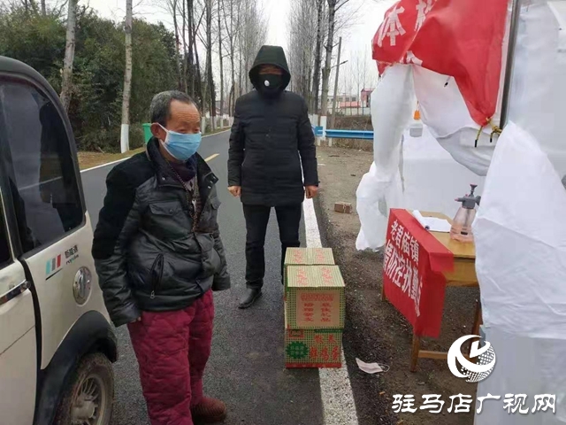 汝南縣老君廟鎮街道美容師 溫暖&ldquo;抗疫人&rdquo;