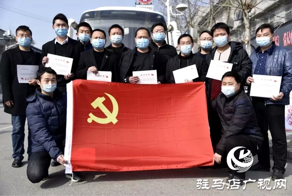 泌陽縣人民法院干警舉行無償獻血活動