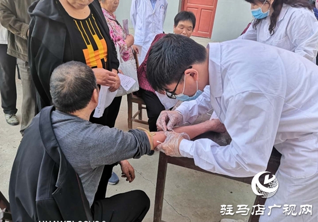 汝南縣宿鴨湖街道為轄區貧困戶、老年人免費體檢