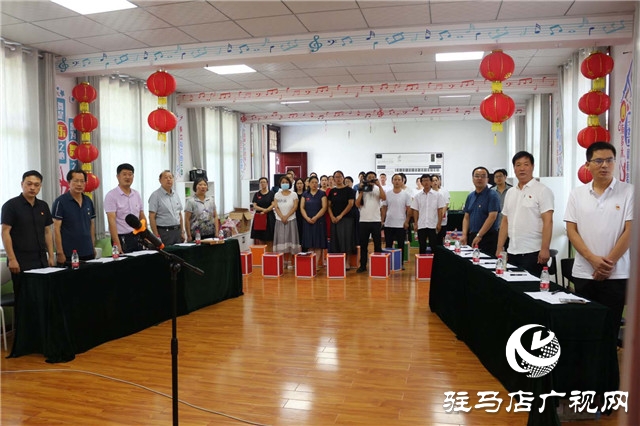 泌陽(yáng)縣教師進(jìn)修學(xué)校舉辦迎七一“頌黨恩、跟黨走”朗誦會(huì)