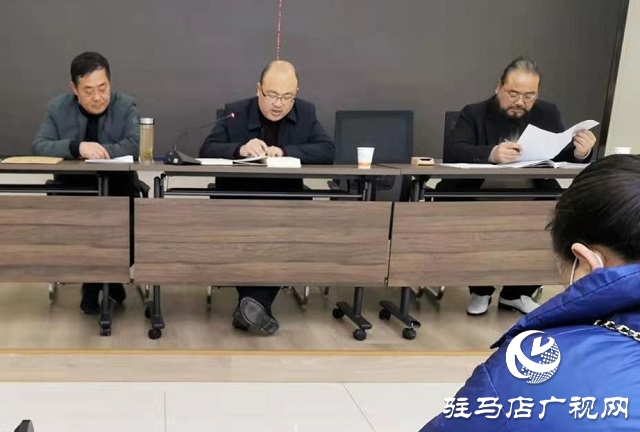 汝南縣宿鴨湖街道黨員重溫黨章 共享“精神食糧”