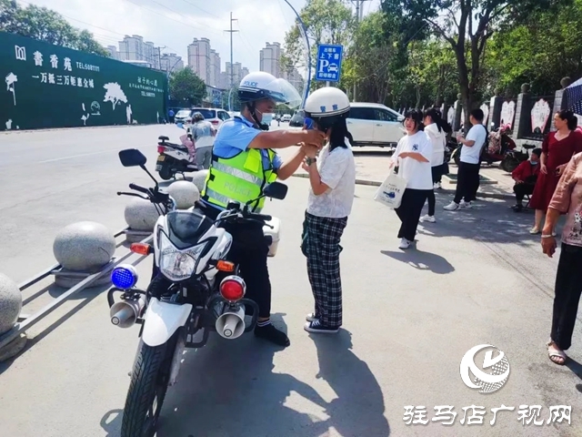 考生走錯(cuò)場(chǎng)，“交警鐵騎”上演“極速3分鐘”