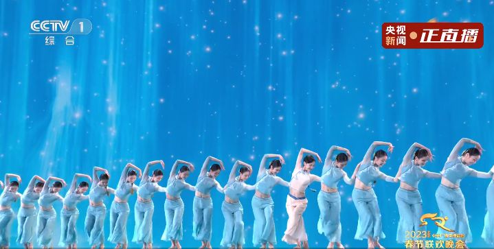 全網刷屏！兔年春晚這10個瞬間，絕美！