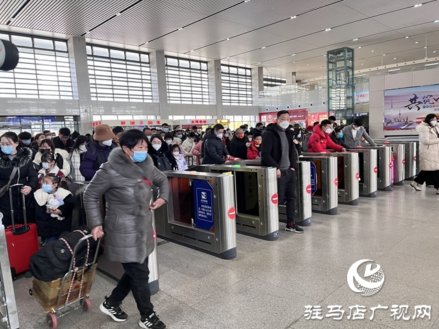 駐馬店車務段:迎戰節后客流高峰 溫馨服務出行乘客