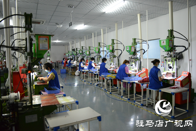 泌陽縣:筑巢引鳳帶火“微工廠”實現雙利雙收