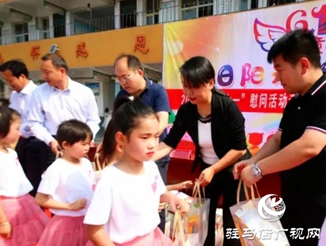 泌陽縣：愛心捐贈(zèng) 情暖校園
