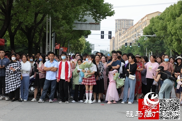 高考結束了！看泌陽考點這些溫暖瞬間