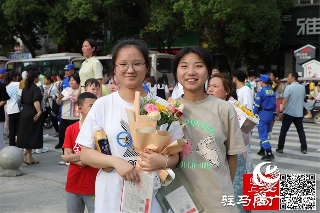 高考結束了！看泌陽考點這些溫暖瞬間