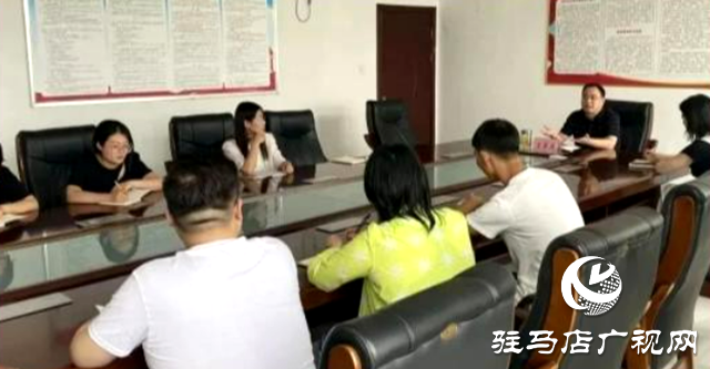 泌陽縣人民法院對(duì)新入職干警進(jìn)行崗前培訓(xùn)