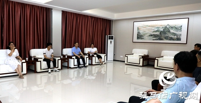 泌陽光亞致遠學校對優秀學子張振瑜予以2萬元獎勵