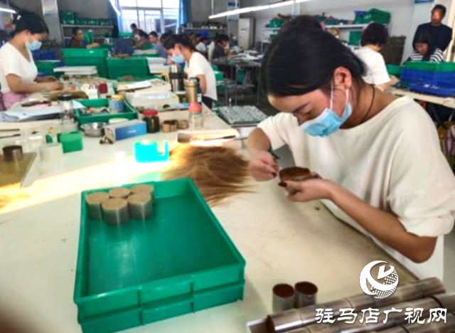 泌陽縣: 就業(yè)幫扶車間為鄉(xiāng)村振興添動力