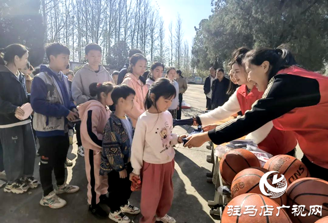 泌陽縣人民法院開展助學支教志愿活動