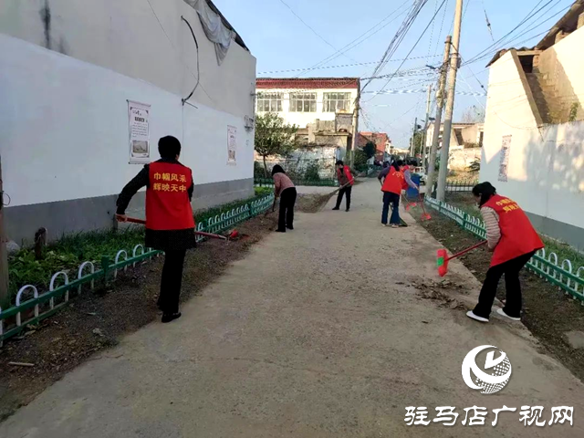 汝南縣婦聯開展&ldquo;創美麗庭院 傳和美家風 助鄉村振興&rdquo;巾幗志愿服務活動