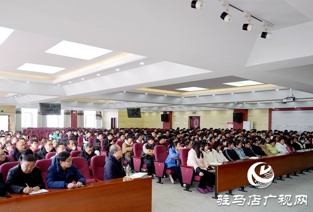 泌陽縣：朱東升走進(jìn)泌陽縣第二高級(jí)中學(xué)講授思政課