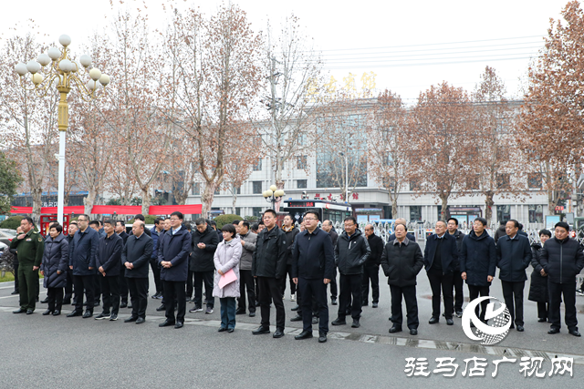 泌陽縣舉行&ldquo;送溫暖、獻愛心&rdquo;活動捐助儀式