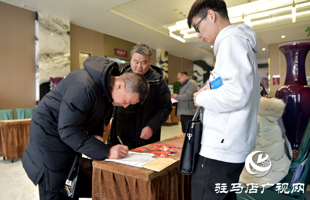 平輿縣：政協委員們陸續報到 平輿縣正式進入&ldquo;兩會&rdquo;時間