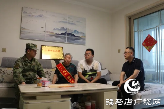 汝南縣開展軍地聯合送喜報活動
