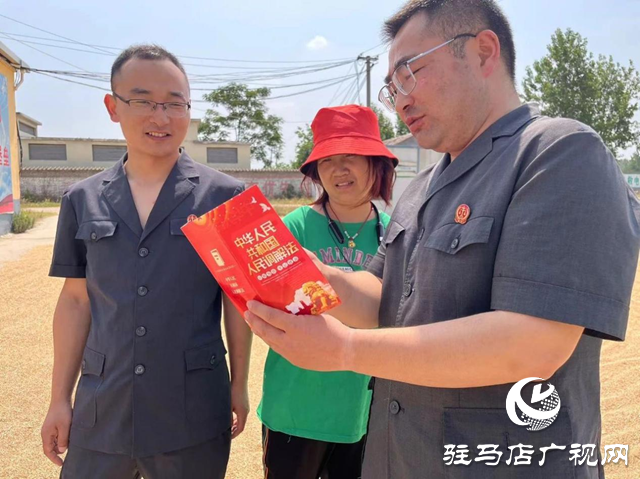 泌陽縣:民警走進田間地頭開展調解業務指導培訓