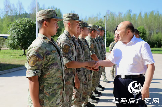 泌陽縣長朱東升到縣人武部和駐泌部隊(duì)開展&ldquo;八一&rdquo;走訪慰問活動