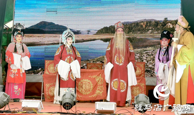 泌陽縣馬谷田鎮：品戲過中秋