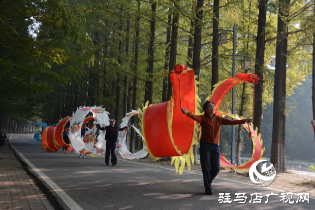 泌陽縣開展&ldquo;文藝進萬家&rdquo;進鄉村 進景區惠民展演活動