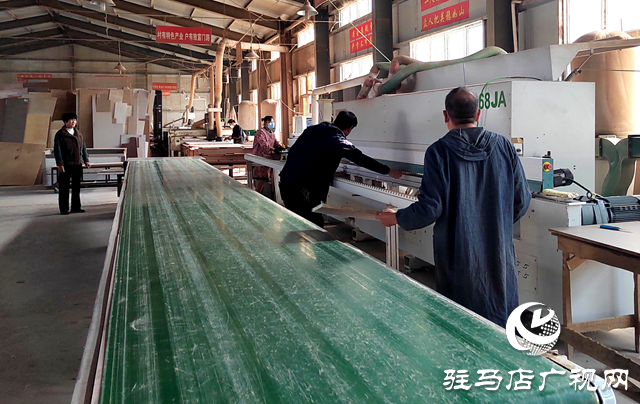 泌陽縣高邑鎮：“小車間”發揮大作用 村民實現“家門口”就業