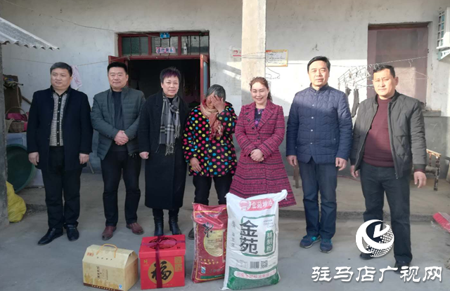 閆妮:堅韌創業成就人生 暖心助人回饋社會