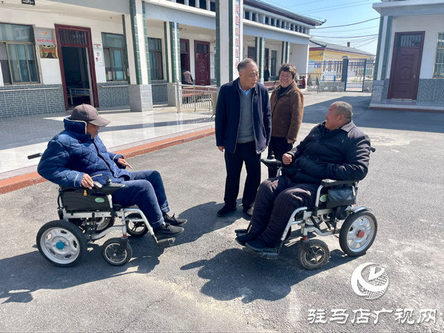 中國殘聯副主席張銀良深入確山縣驛城區走訪看望殘疾人