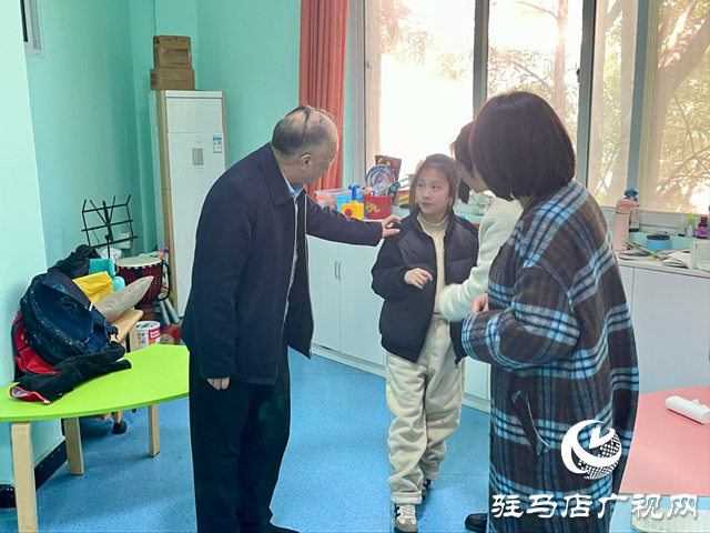 中國殘聯副主席張銀良深入確山縣驛城區走訪看望殘疾人