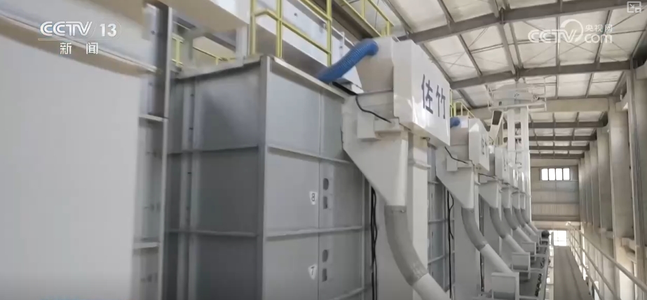 萬(wàn)象“耕”新助力小農(nóng)戶“種好地” 全產(chǎn)業(yè)鏈服務(wù)一“鍵”直達(dá)田間地頭