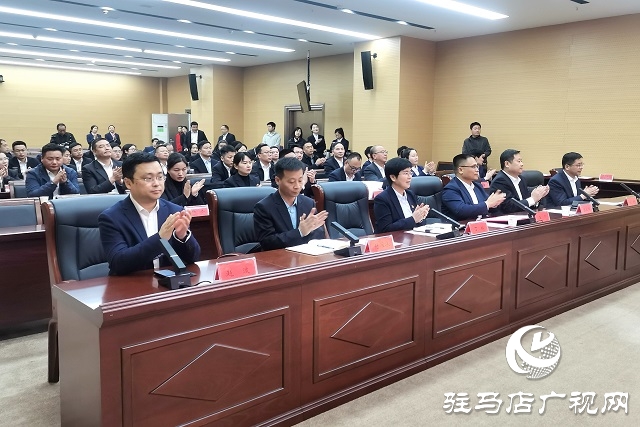 中原銀行駐馬店分行與中國(guó)聯(lián)通駐馬店市分公司達(dá)成戰(zhàn)略合作 共筑數(shù)字經(jīng)濟(jì)新未來(lái)